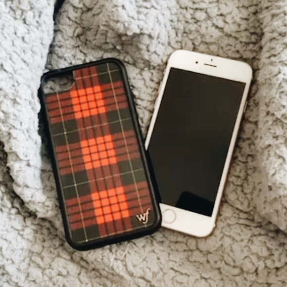 Unlocked iphone 6s + Wildflower case - Picture 2 of 7